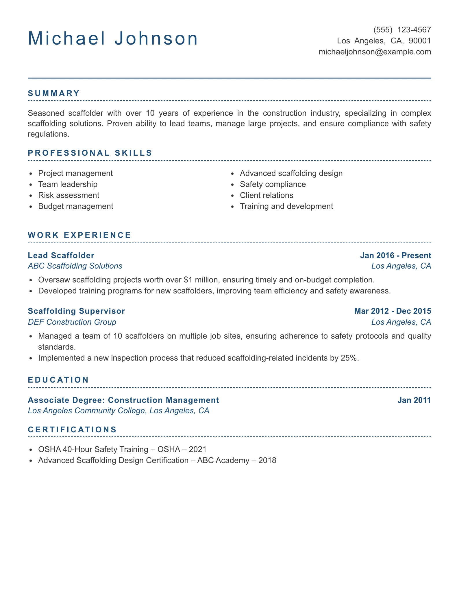 Senior Level Scaffolder Resume Example
